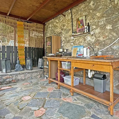 Traditional Stone Build Private *