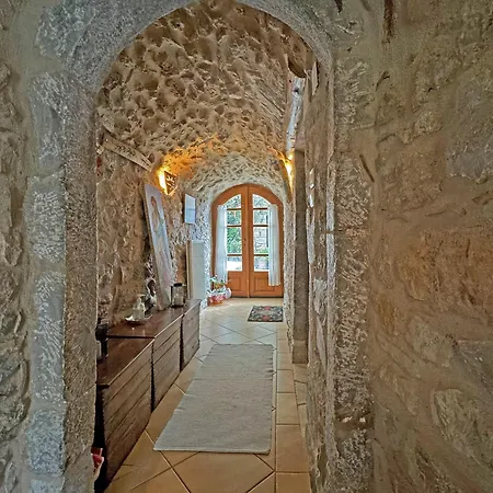 Apartman Lina's Art And Stone Vérga Kalamátasz